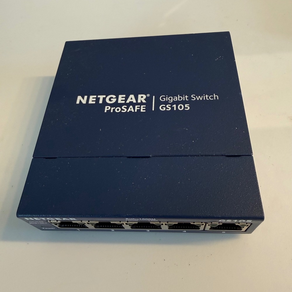 Netgear ProSAFE GS105v5 5-Port Gigabit Ethernet Unmanaged Switch Blue Metal Case